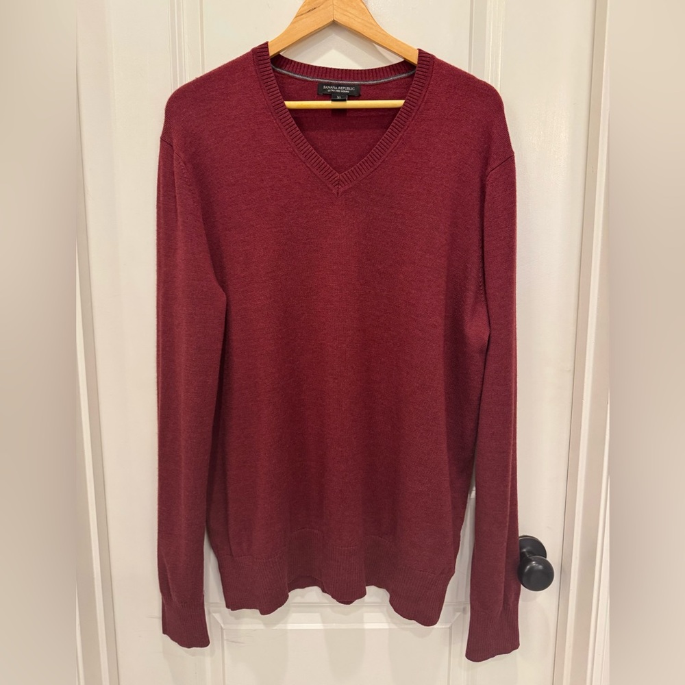 Extra Fine Merino Wool Banana Republic Burgundy V-Neck Sweater